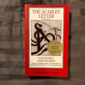 The Scarlet Letter - Third Edition - Paperback